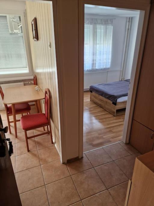 Studio Apartman Luna Karlovac Buitenkant foto