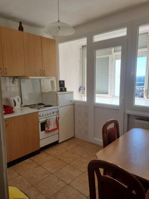 Studio Apartman Luna Karlovac Buitenkant foto